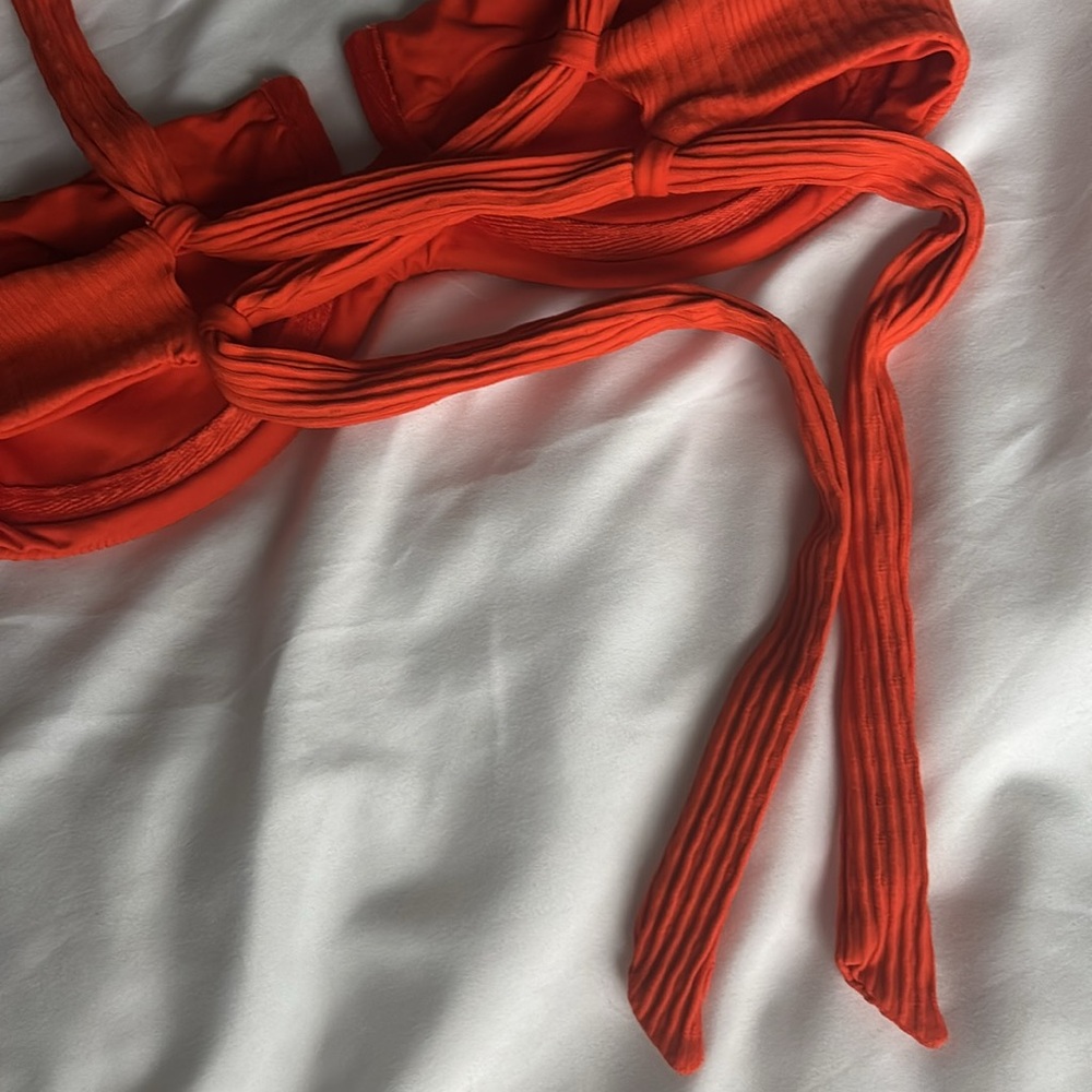 L*SPACE Camilla Pointelle Poppy Underwire Bikini Top Size M - Picture 7 of 10